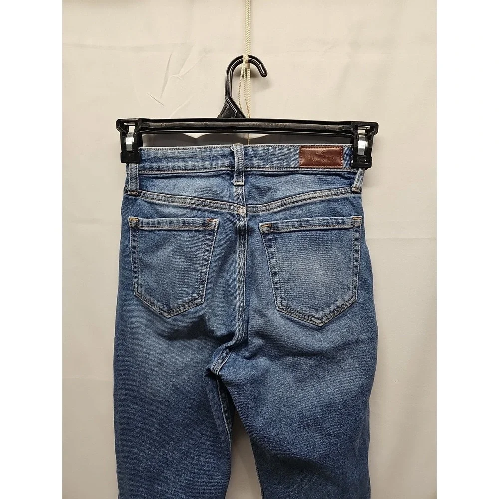 Hollister Ultra High-Rise Blue Distressed Denim Mom Jeans Juniors Sz 1r W25 L27 - Picture 12 of 15